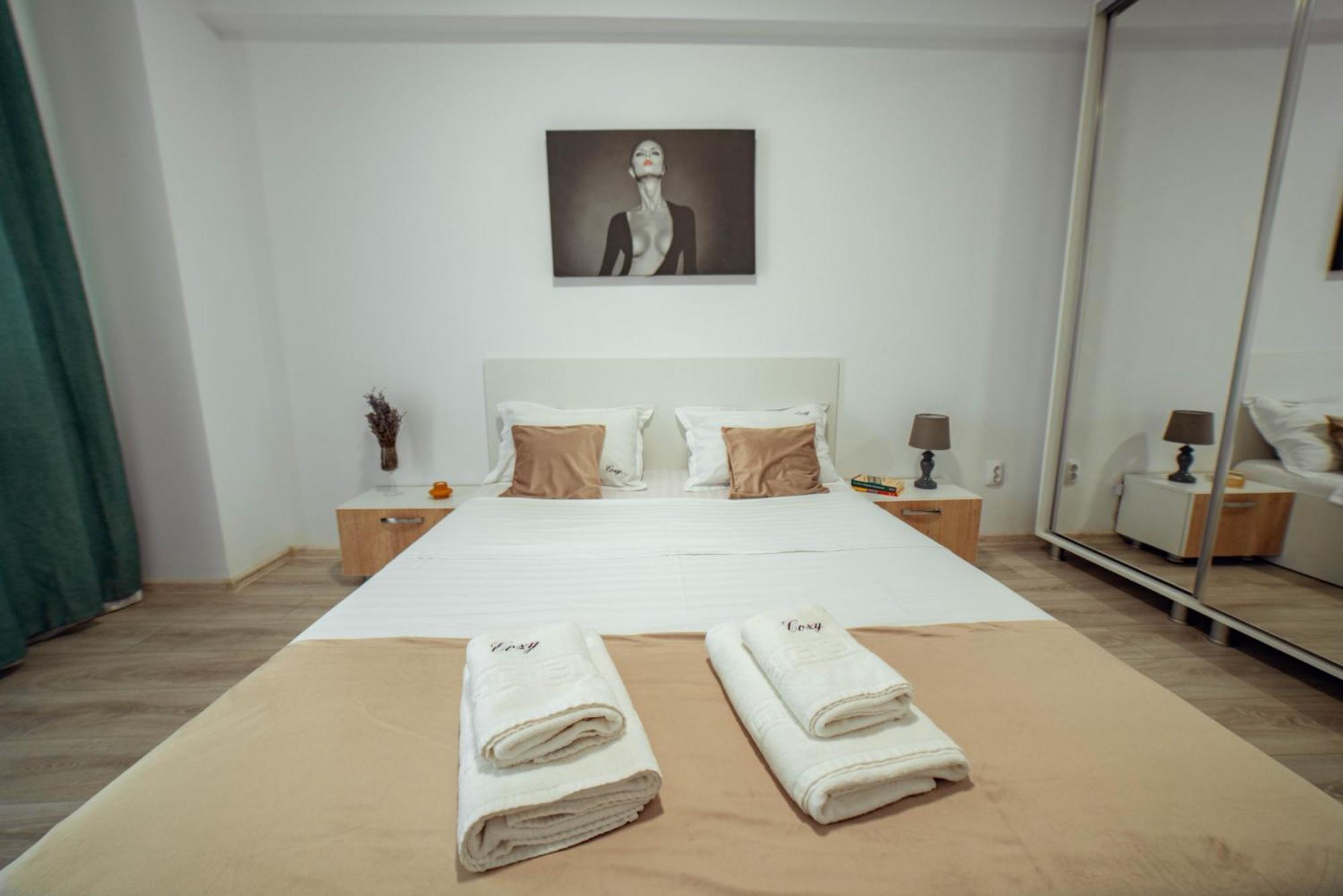 Cozy Apartments - One Residence Яш Екстериор снимка